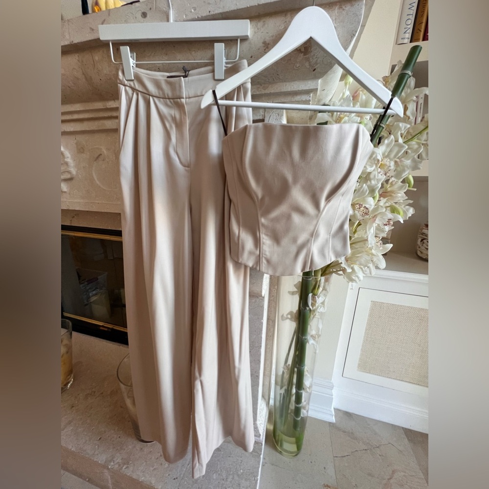 Antheia Beige Set – Crop Top and Pants